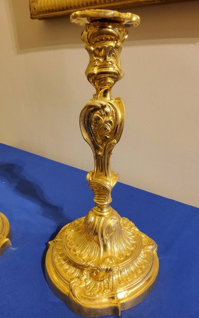Paire de Flambeaux en bronzes Ciselés dorés Rocaille d'aprés Meissonnier XIXéme 