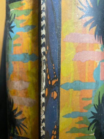 Originale portagioie in legno laccato con decoro stilizzato degli "anni '30", in spirito orientalista 
