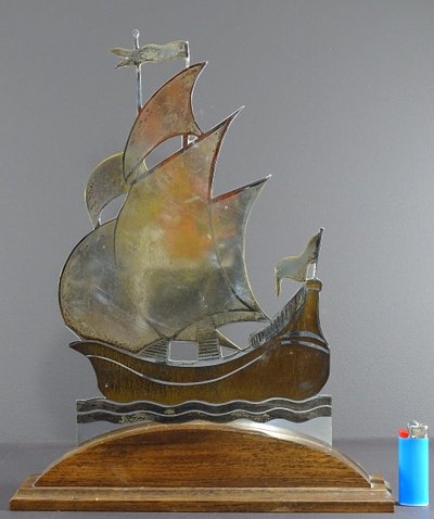 Alain Gerfaux, , Années 1930, Voilier En Dinanderie De Cuivre Argenté Sur Socle Bois.