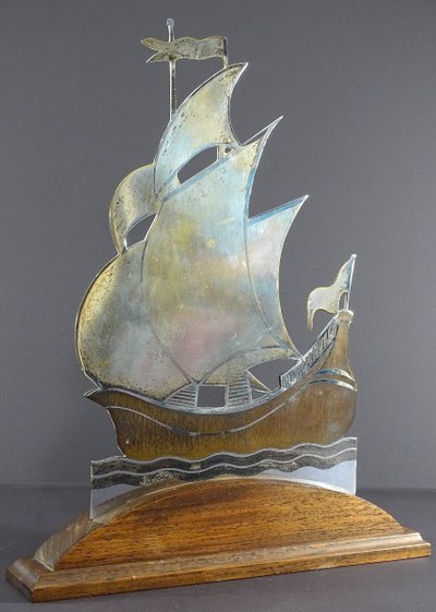 Alain Gerfaux, , Années 1930, Voilier En Dinanderie De Cuivre Argenté Sur Socle Bois.