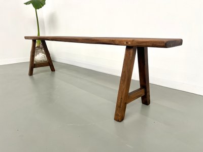 Banc ancien en noyer massif