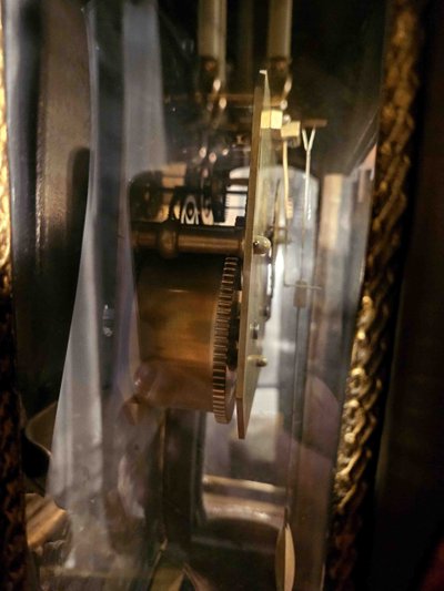Important Louis XV period cartel clock in tortoiseshell and gilt bronze, height 80 cm