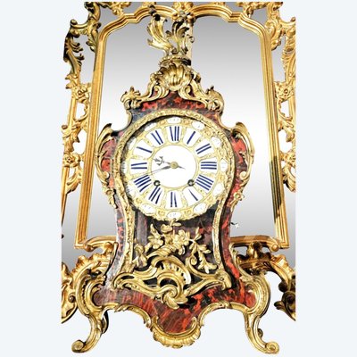 Important Louis XV period cartel clock in tortoiseshell and gilt bronze, height 80 cm