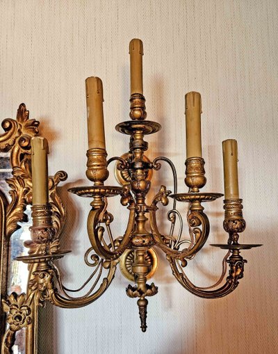 Importante Paire d'Appliques à 5 Lumières En Bronze Doré XIXème