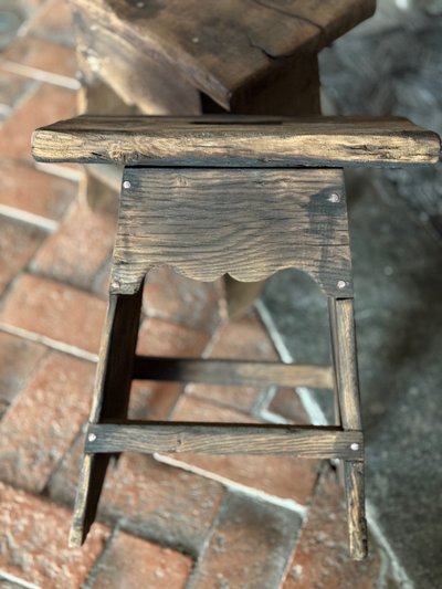 Paire de tabourets datant du 19e siècle beau modèle italien 