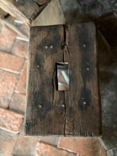 Paire de tabourets datant du 19e siècle beau modèle italien 