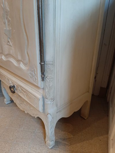 Louis XV Provençal Style Display Cabinet in Lacquered Oak - Circa 1850-1880