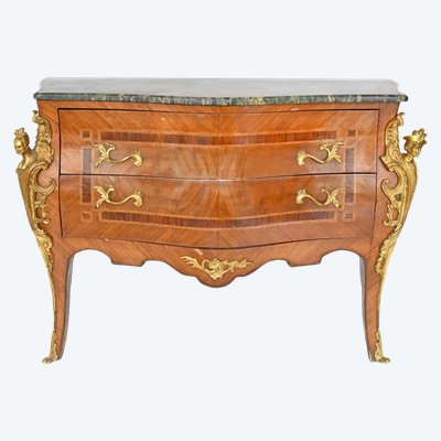 Commode de style Louis XV  aux espagnolettes
