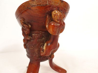 Coupe Libatoire Tripode Corne Buffle Sculptée Dragon Chilongs Chine XXème