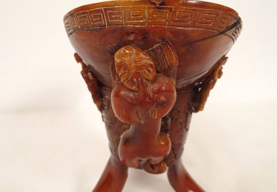Coupe Libatoire Tripode Corne Buffle Sculptée Dragon Chilongs Chine XXème