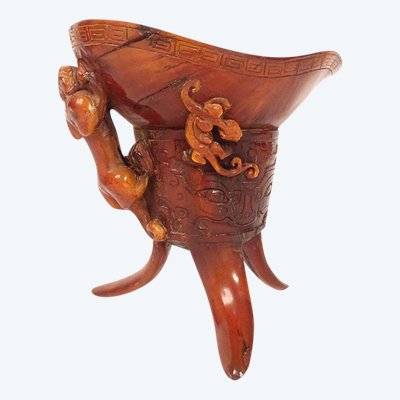Coupe Libatoire Tripode Corne Buffle Sculptée Dragon Chilongs Chine XXème