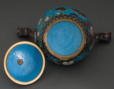 Copper incense burner in Japan with cloisonné enamel decoration, 19th century