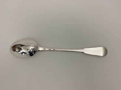 Cuillère à ragoût en argent XVIIIe poinçons Fermiers Généraux JSP