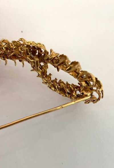 18 Karat Goldbrosche, Brillanten und naturalistisches Design