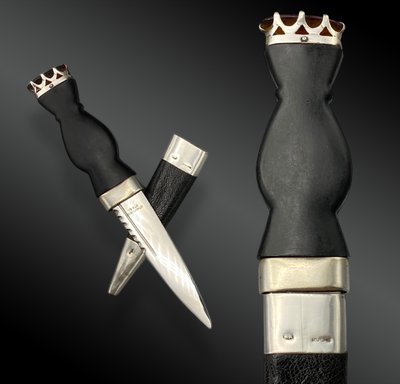 Piccolo COLTELLO chiamato Sgian Dubh Scozia inizio XX secolo