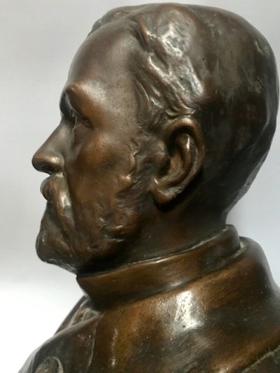 Busto di PASTEUR Louis firmato A. JOLIVEAUX medaglia in bronzo patinato.