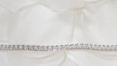 Bracciale fiume in oro bianco e diamanti da 1 carato
