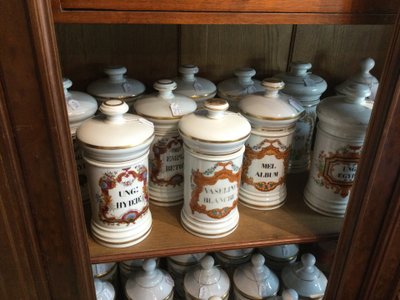 Grands Choix De Pots A Pharmacie Anciens