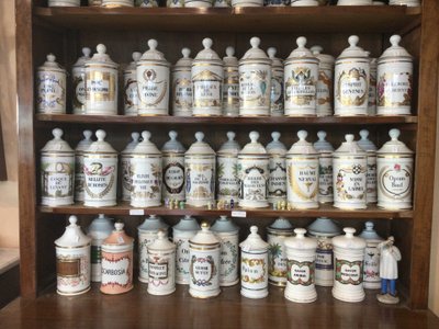 Grands Choix De Pots A Pharmacie Anciens