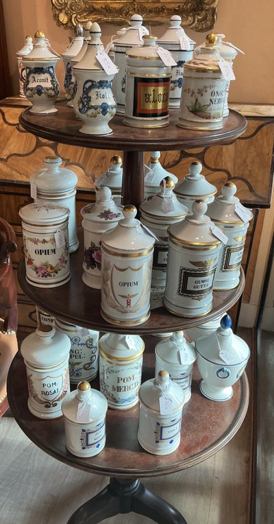 Grands Choix De Pots A Pharmacie Anciens
