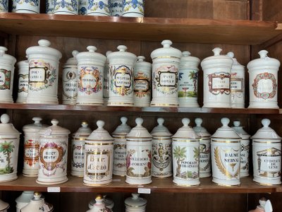 Grands Choix De Pots A Pharmacie Anciens