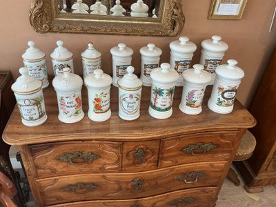 Grands Choix De Pots A Pharmacie Anciens