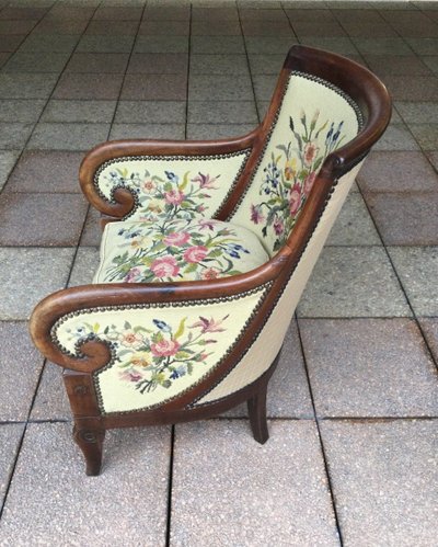 A Restoration Period "Gondola" Back Bergère In Mahogany
