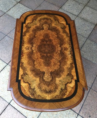 Une Table à écrire Ou Une Console-desserte  En Marqueterie