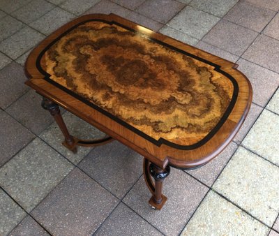 Une Table à écrire Ou Une Console-desserte  En Marqueterie