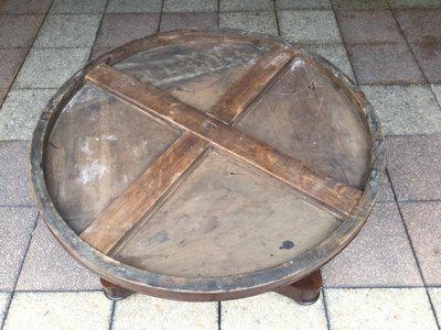 Un Grand Guéridon En Acajou Pouvant Servir De Table De Salle à Manger