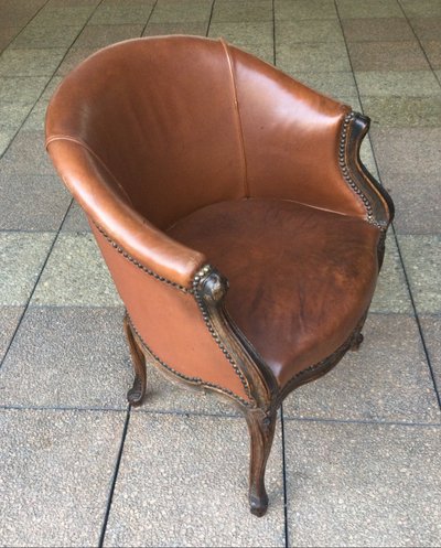 Un Fauteuil De Bureau Louis XV  Garni De Cuir