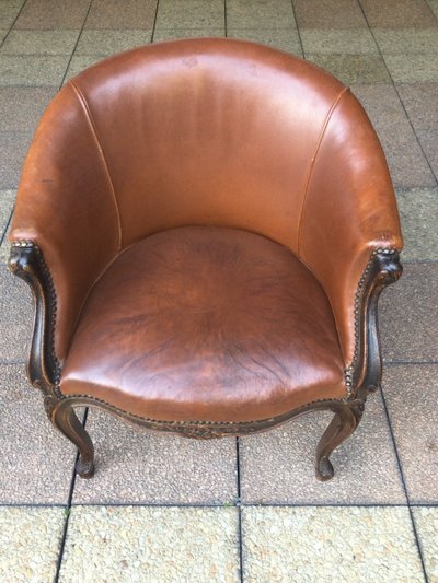 Un Fauteuil De Bureau Louis XV  Garni De Cuir