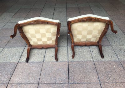 Une Paire De Fauteuils  à Dossier Plat De Style Louis XV