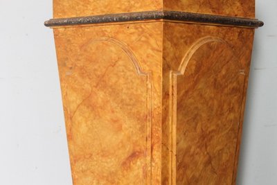 Ancient column XVIII century lacquered base painted fake marble. Siena Yellow. Measurements h 108. Base 33 x 33