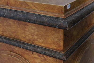 Ancient column XVIII century lacquered base painted fake marble. Siena Yellow. Measurements h 108. Base 33 x 33