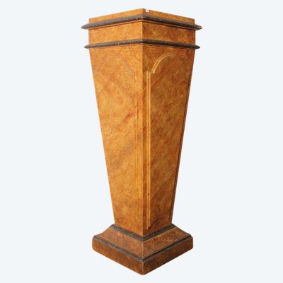 Ancient column XVIII century lacquered base painted fake marble. Siena Yellow. Measurements h 108. Base 33 x 33