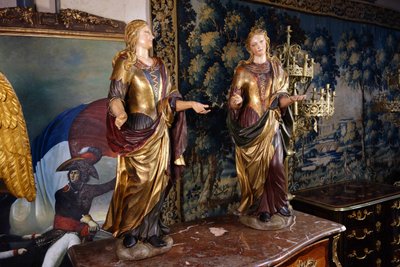 Coppia di fanciulle lignee policrome veneziane 