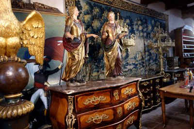 Coppia di fanciulle lignee policrome veneziane 