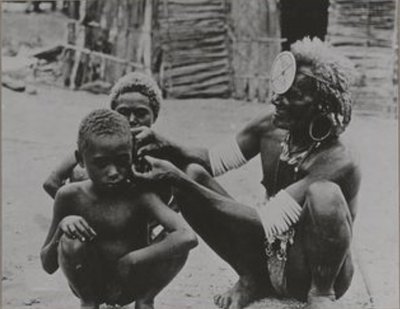 FOREHEAD ORNAMENT called dala kap kap - Papua New Guinea, Melanesia - Late 19th century