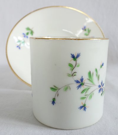 Litron coffee cup decorated with blue cornflowers and gold trim, Paris porcelain, late 18th - early 19th century