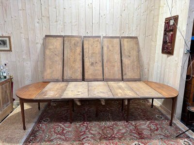 Table ovale en merisier 25 personnes 