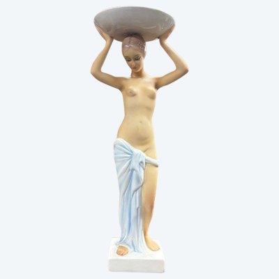 Antike Keramikskulptur „Trägerin“ von Ronzan, 1940er Jahre. H 54 . Art Deco 