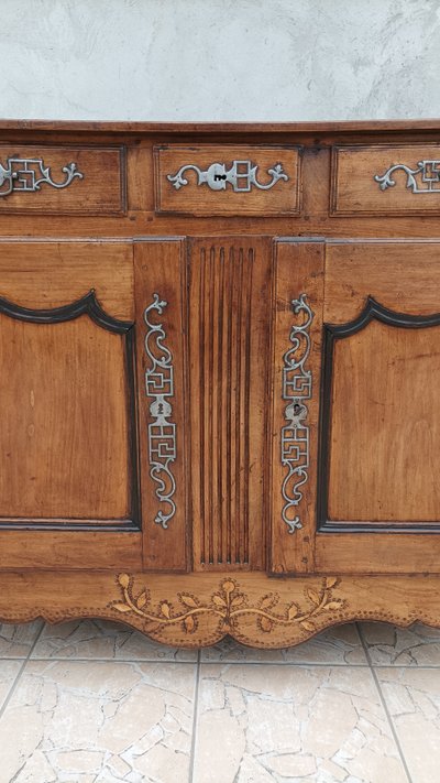 Louis XV-Sideboard aus Kirschholz, 18. Jahrhundert