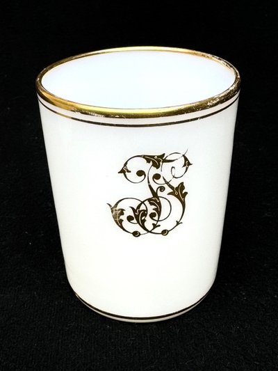 Suite De 4 Verres En Opaline Monogrammes