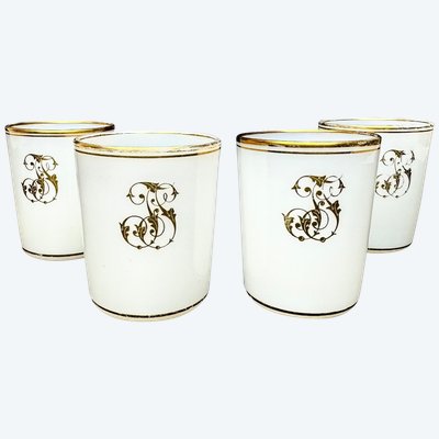 Suite De 4 Verres En Opaline Monogrammes