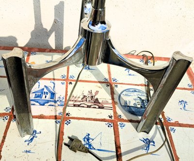 lampada da terra vintage anni '60 con treppiede 