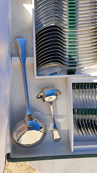Antique 100-piece monogram cutlery set (18.8) France Inox