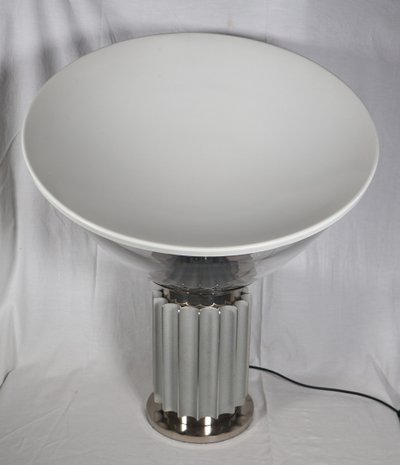 Lampe Taccia Flos datant des années 70 
