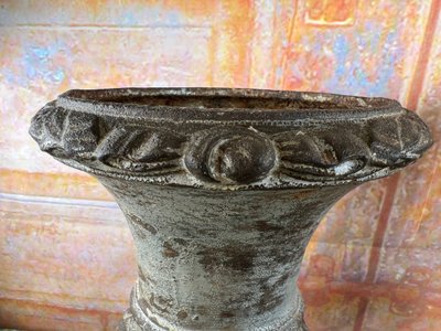 Coppia di vasi antichi in ghisa medicea, datati 1864, XIX secolo