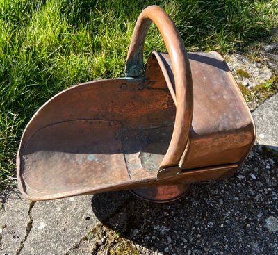 Porte-seau à charbon en cuivre – XIXe siècle